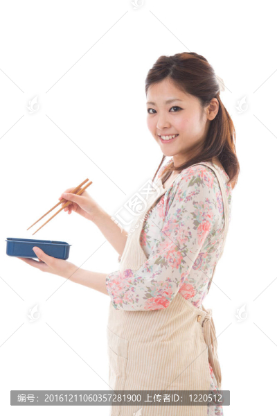 做午飯的女人
