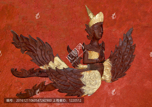 對(duì)Kinnaree的木雕（在泰國(guó)風(fēng)格的故事，母鳥(niǎo)）