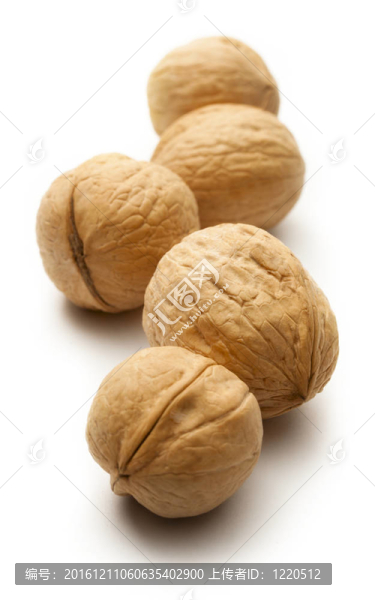 白核桃堆