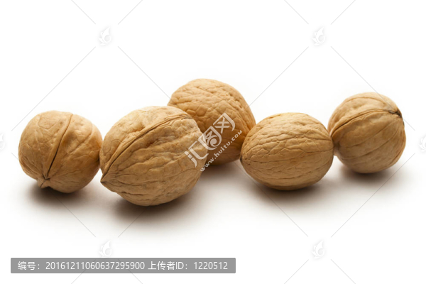 白核桃堆