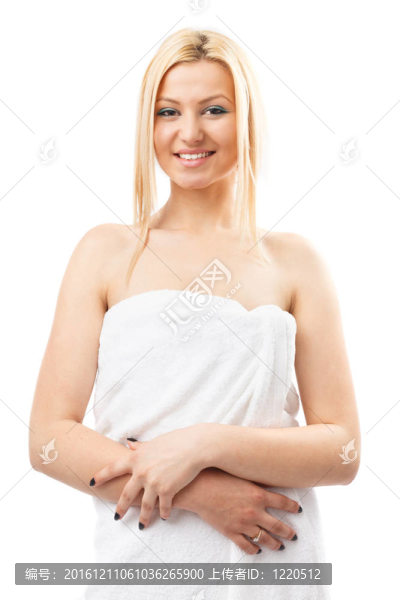 金發(fā)女人在SPA毛巾