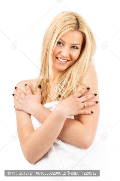金發(fā)女人在SPA毛巾