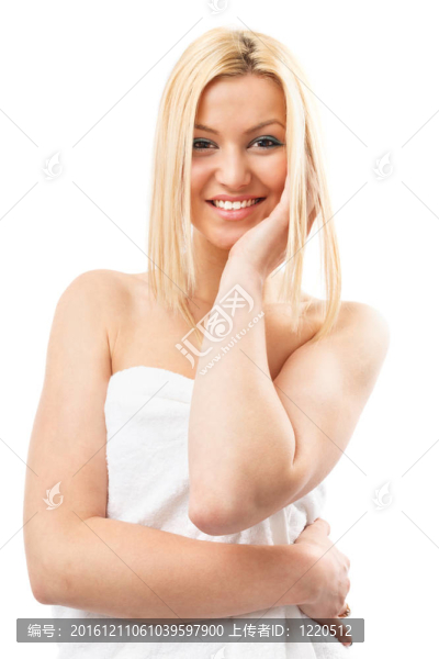 金發(fā)女人在SPA毛巾