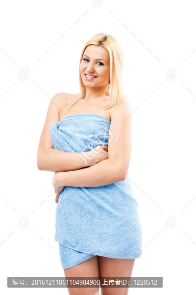 金發(fā)女人在SPA毛巾