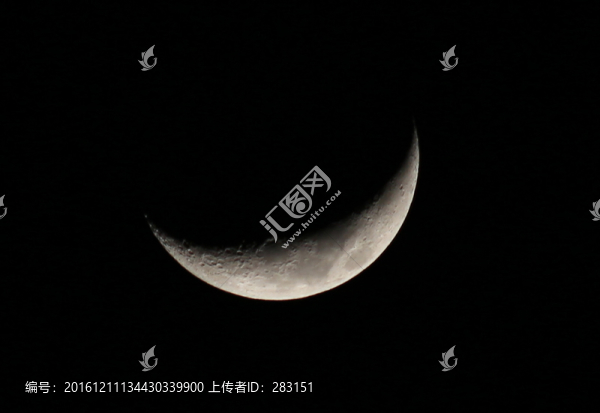 彎彎的月球