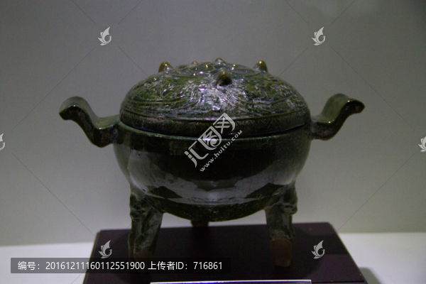 綠釉陶鼎