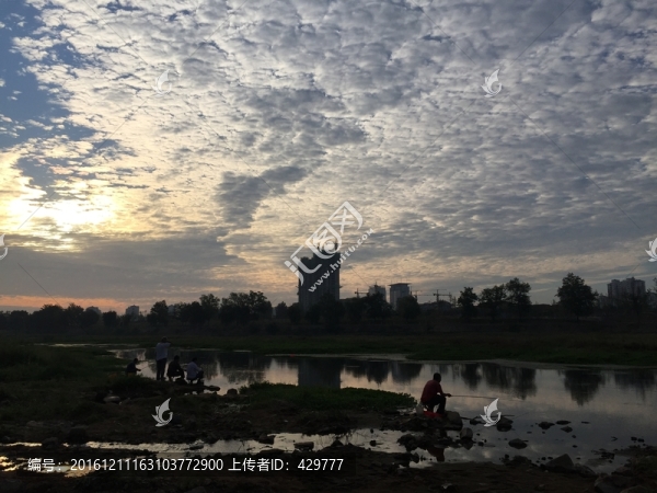 河岸風(fēng)景