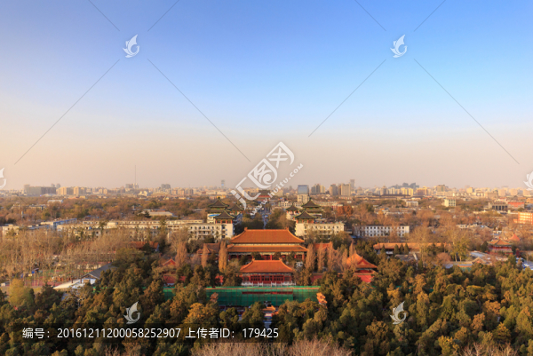 景山遠(yuǎn)眺北京中軸線壽皇殿鼓樓