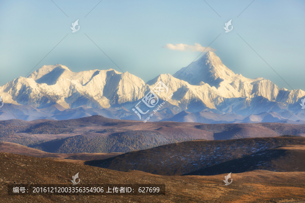 貢嘎日照金山