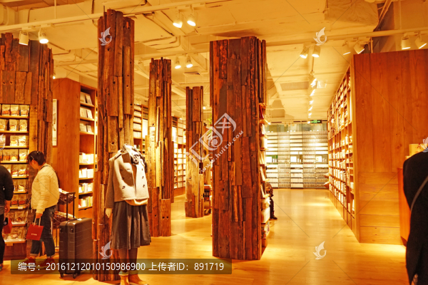 服飾專賣店內(nèi)景,商場裝潢設(shè)計