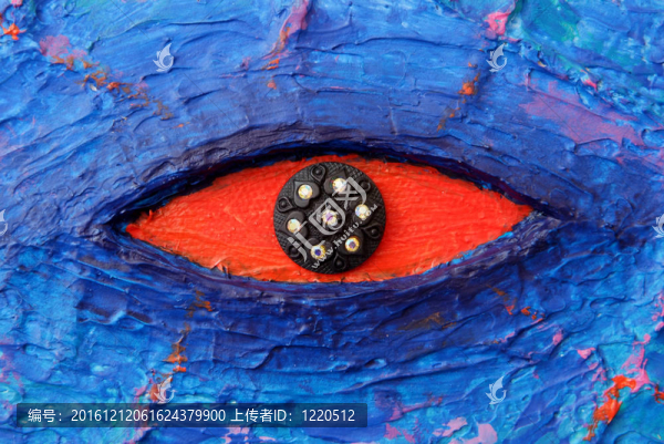 紅色的眼睛-匯圖網(wǎng) www.fosd68.com 紅色的眼睛