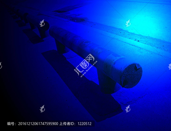 摘要電力光路屏障；危險(xiǎn)警告
