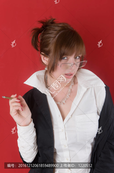 雪茄女孩的肖像