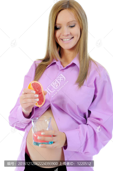 美麗的年輕孕婦