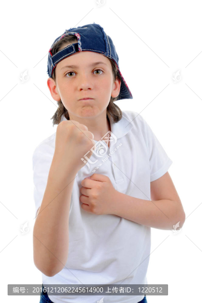 憤怒的小男孩