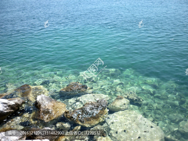 水下石與海面