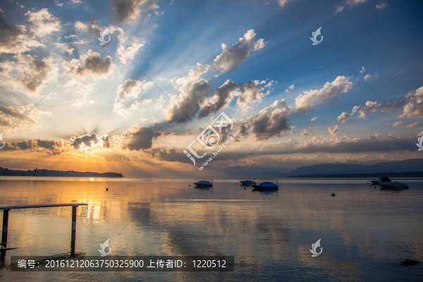 日內(nèi)瓦湖的日出