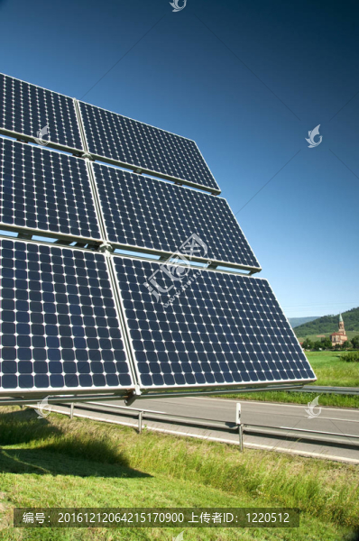 藍天太陽能電池板