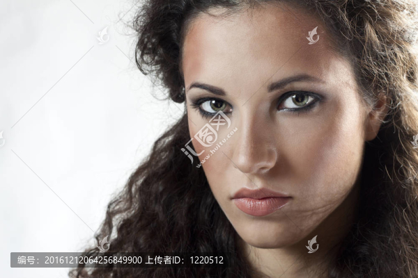 卷發(fā)婦女肖像