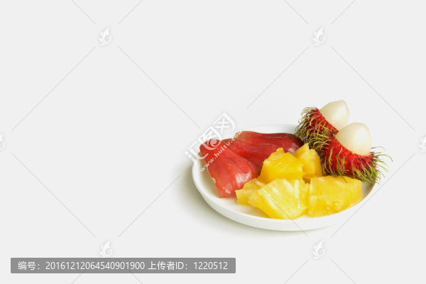 白色背景混合水果