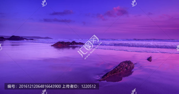 在惠特桑德灣思考；康沃爾；英國