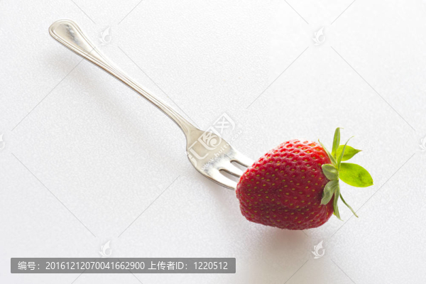 草莓和叉