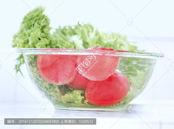 鮮番茄澆水