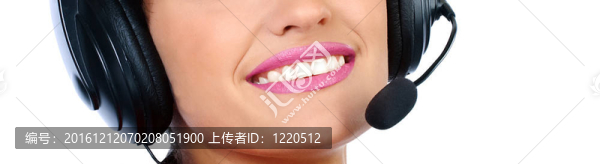 特寫(xiě)肖像，快樂(lè)年輕的呼叫中心員工的微笑