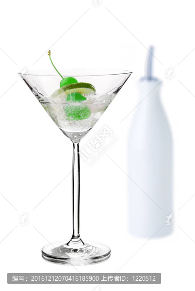 雞尾酒酒器和玻璃杯