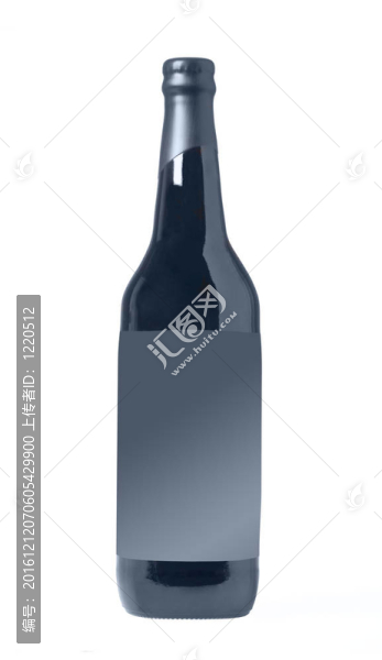 一瓶黑啤酒