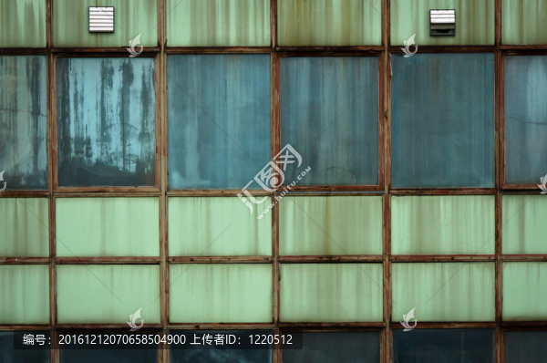 綠色老工業(yè)窗戶