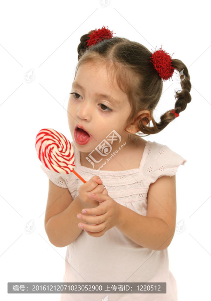 孩子拿著棒棒糖