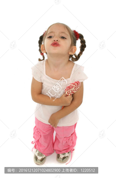 孩子拿著棒棒糖
