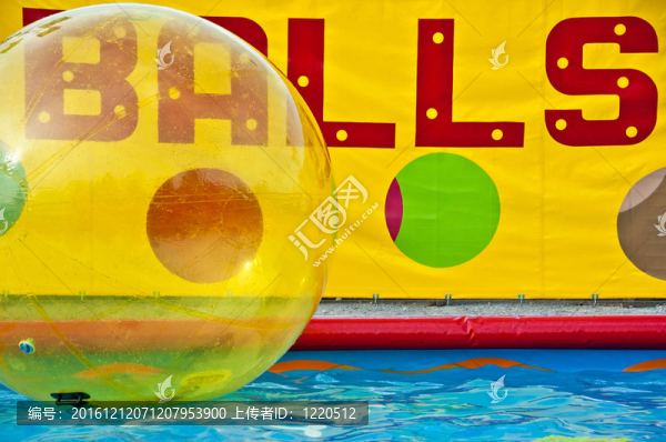水上步行球