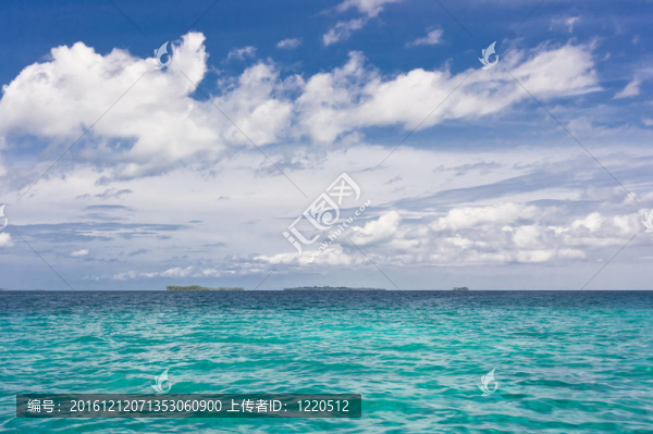 美麗的海景和沙漠島嶼