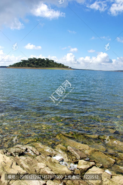 在阿爾克瓦湖島；南葡萄牙