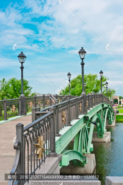 在tsaritsino公園橋；莫斯科