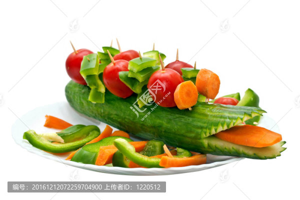 黃瓜點綴在鱷魚的形式蔬菜