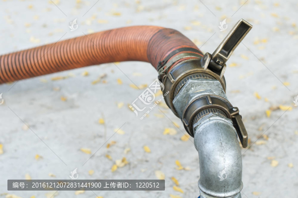 加油站用軟管；泵和油桶