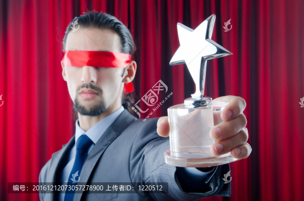 榮獲明星獎的商人