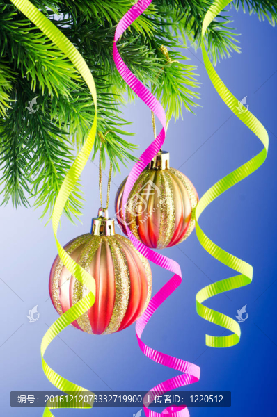 在慶祝概念圣誕樹裝飾品