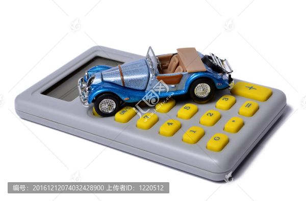 微型面包車在計(jì)算器上白色隔離；概念