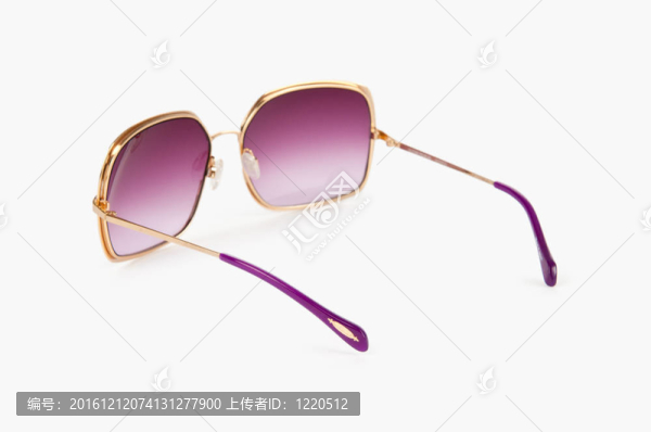 白色的優(yōu)雅太陽鏡
