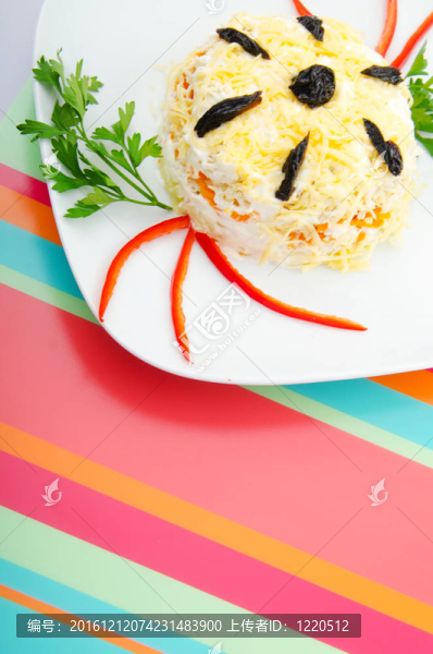 盤子里的美味沙拉