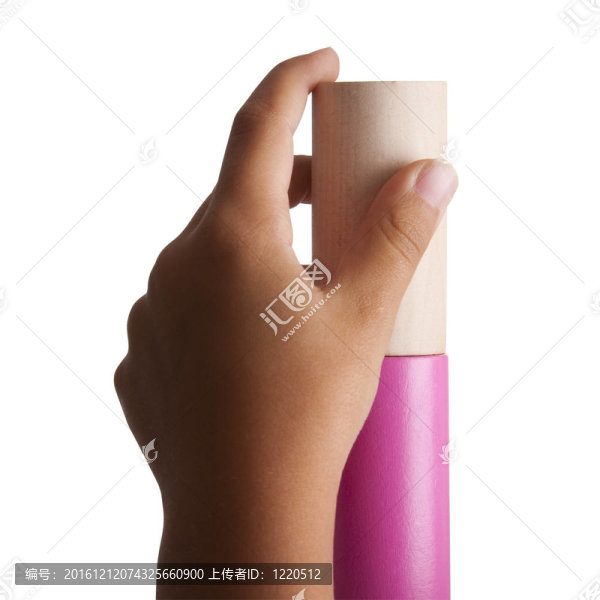兒童和木制缸的手