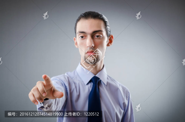 商家按下虛擬按鈕