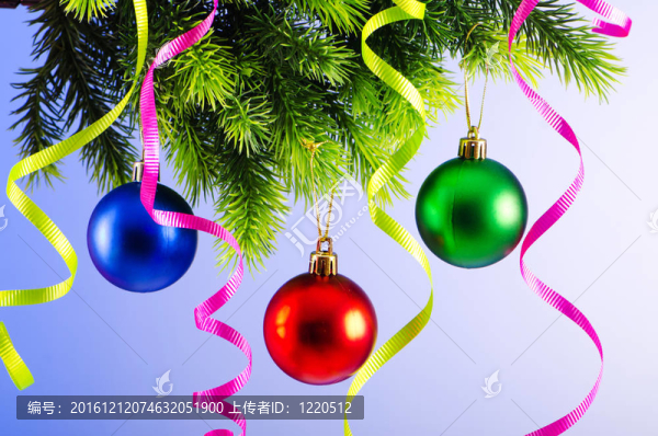 在慶祝概念圣誕樹裝飾品