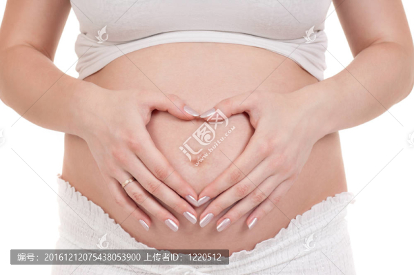 懷著心的孕婦