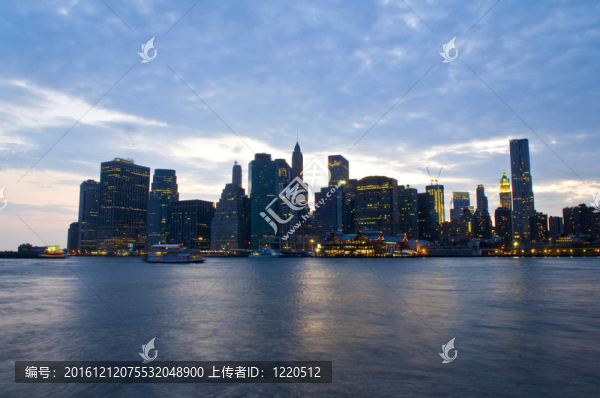 紐約夜晚的天際線