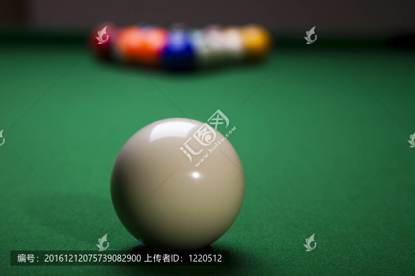 臺球桌和球